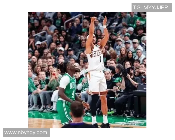 凯尔特人迎战雄鹿季后赛激烈对决，双方焦点球员表现引热议