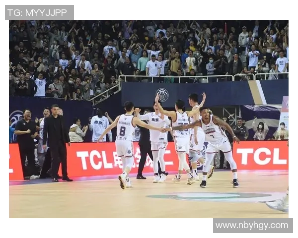 南京同曦主场迎战北京北汽双方鏖战四节展现硬核实力争锋上演精彩对决